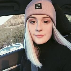 Meet your Posher, Chloe